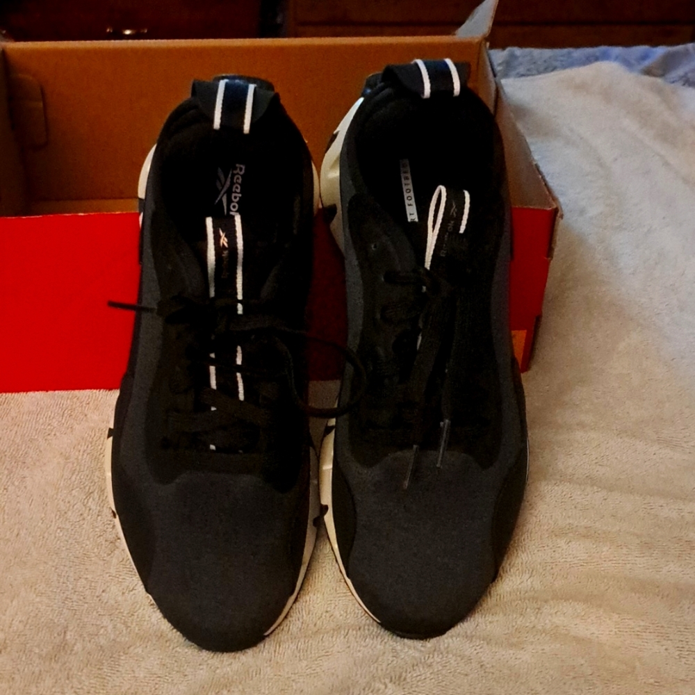 Women's rebox shoes. Size 8.5